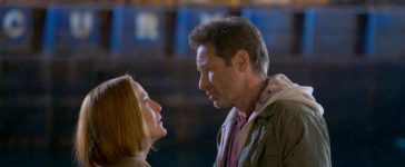 Machen sich auf die Suche nach ihrem, sich auf der Flucht befindenden, Sohn: Scully (Gillian Anderson, l.) und Mulder (David Duchovny, r.) ... © 2018 Fox and its related entities. All rights reserved. / Shane Harvey
