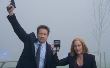 Mulder (David Duchovny, l.) und Scully (Gillian Anderson, r.) müssen im Todesfall eines kleinen Jungen ermitteln, denn im Gegensatz zu der örtlichen Polizei wittern die beiden Agenten einen Mord ... © 2018 Fox and its related entities. All rights reserved. / Shane Harvey